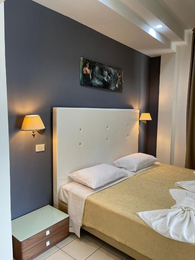 Hotel New Happy Rimini Eksteriør billede
