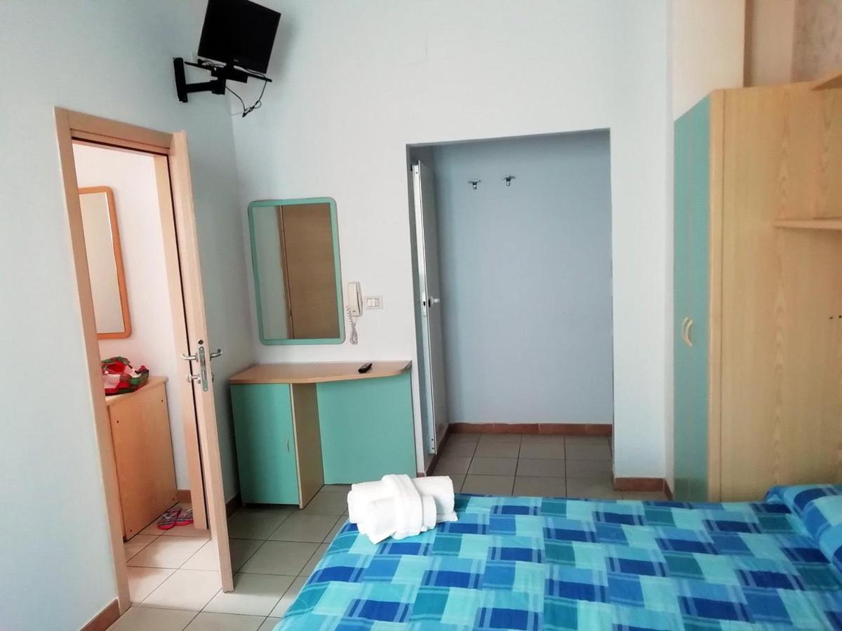 Hotel New Happy Rimini Eksteriør billede